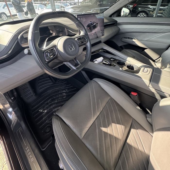 Zeekr 001 | 2024 | Nasiya savdo 40%