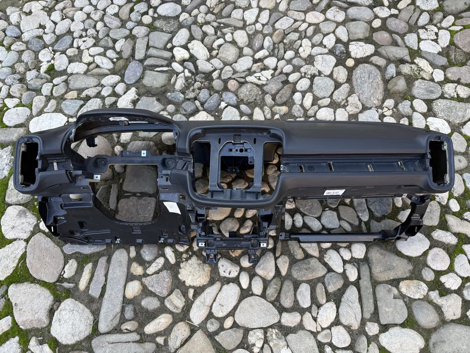 Plansa bord volvo xc40 2018+