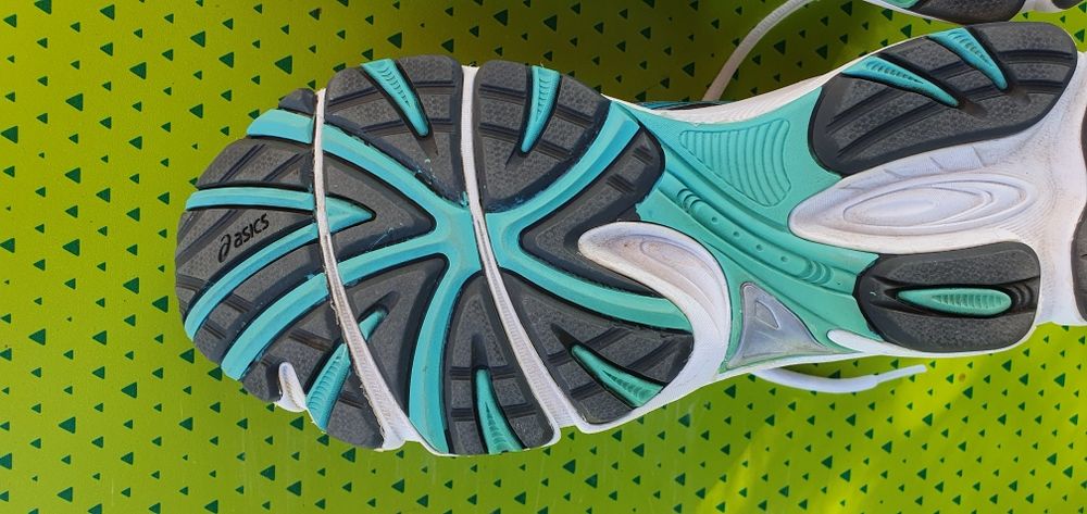 Маратонки Asics номер 41