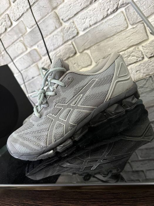 Оригинальные кроссы ASICS
