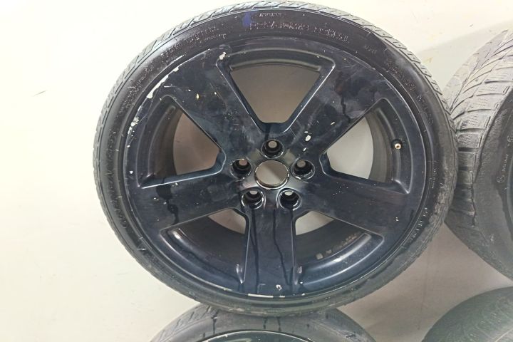Set jante aliaj cu anvelope 225/40 R18 Iarna Greenlander 8.0Jx18H2 Et