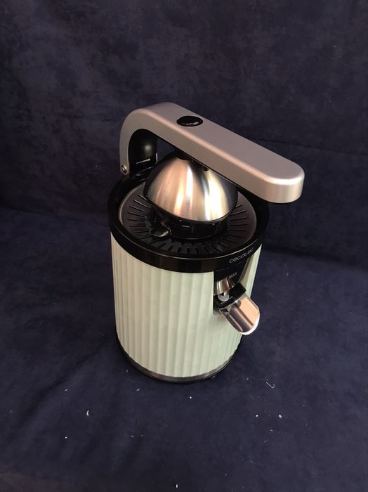 Електрическа сокоизстисквачка за цитруси Cecotec