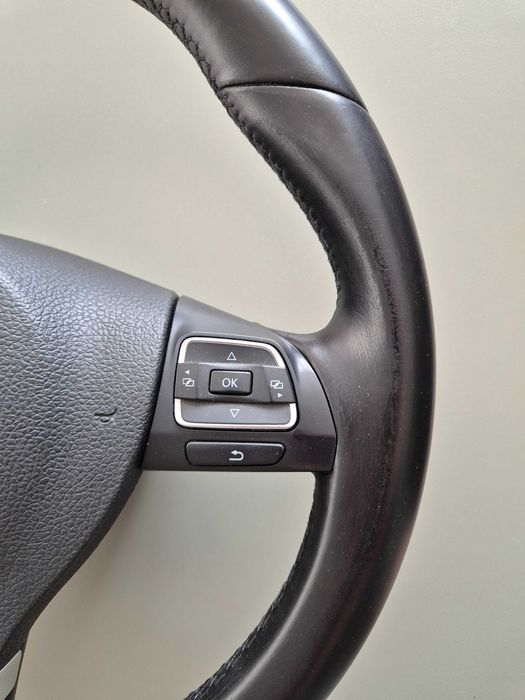 VW мултифункционален кожен волан – Golf 5/6, Passat B6/B7, CC, Caddy, Touran