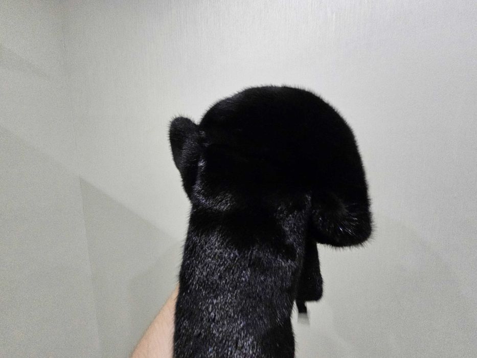 Продам ушанку женскую чёрную.