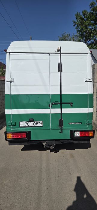 Мерседес бенц 709