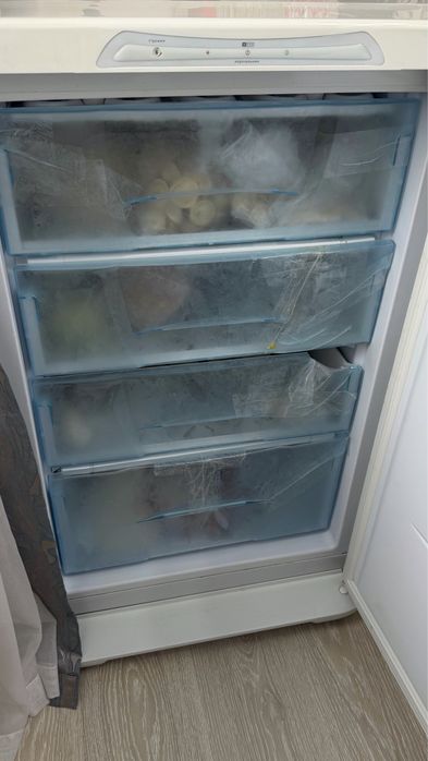 Бирюса морозильник продам