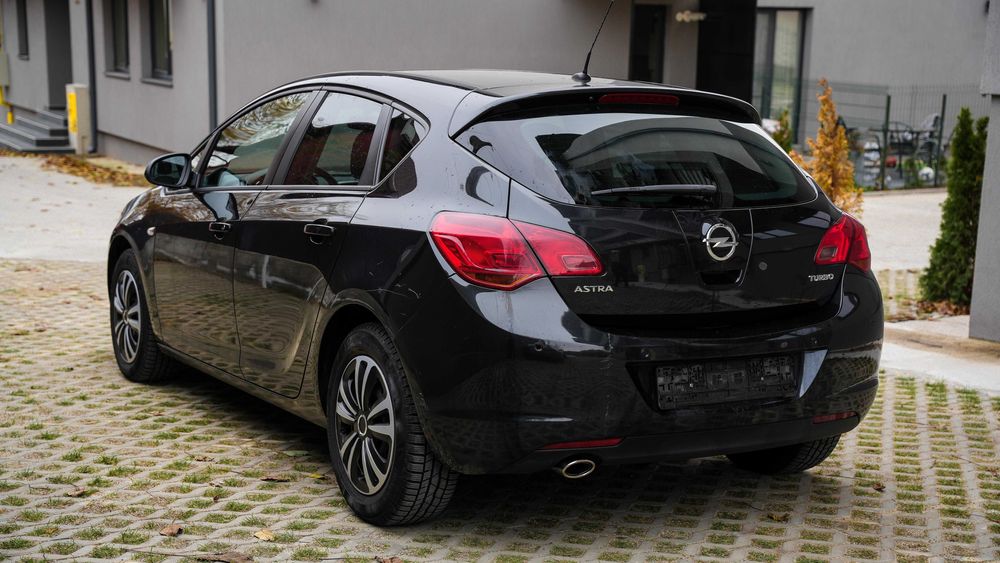 Opel Astra J 1.4 benzina