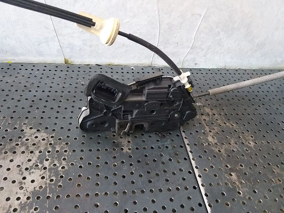 Broasca usa stanga fata vw golf 6 5k 5k1837015