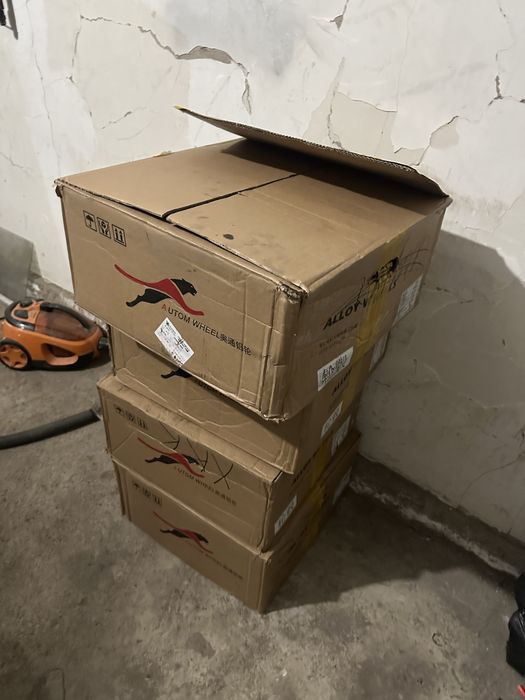 Romashka, оригинальные диски от Lexus R18