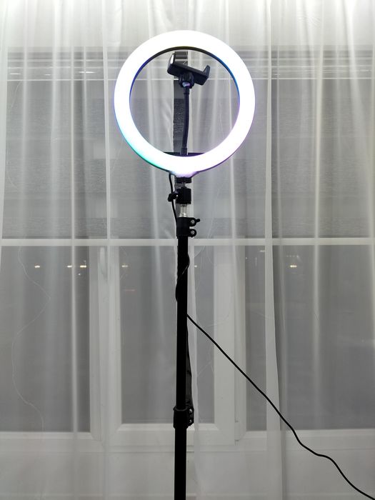 лампа кольцевая на штативе