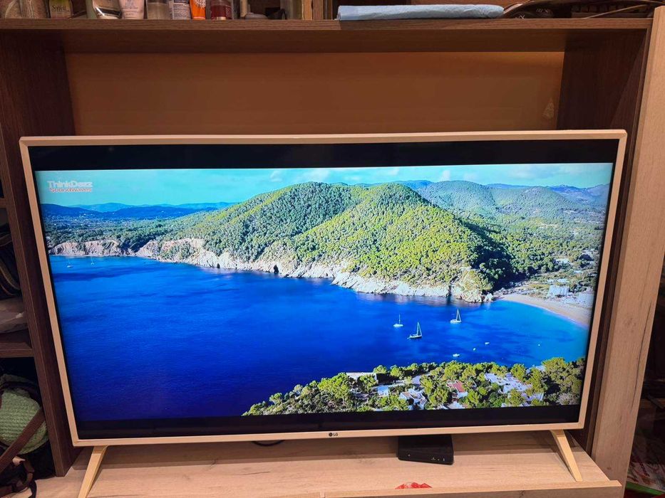 Телевизор LG 49UM7390PLC