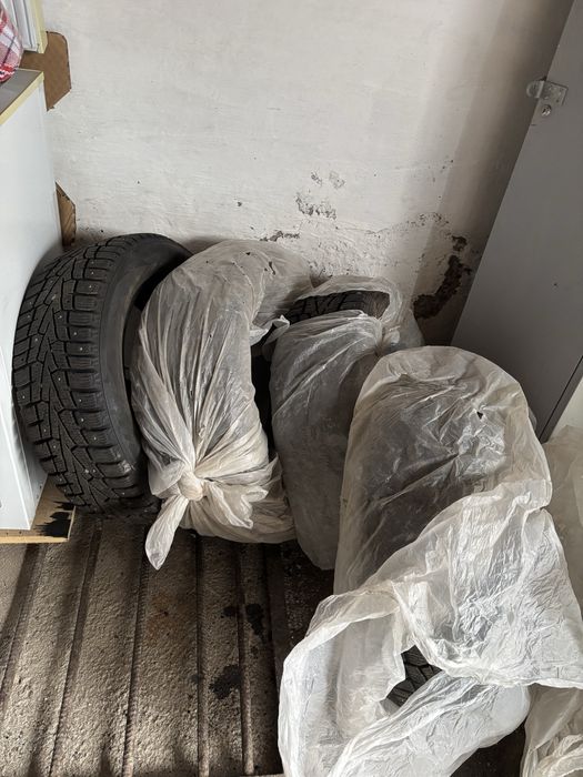 Продам зимнюю  резину R16 CEED