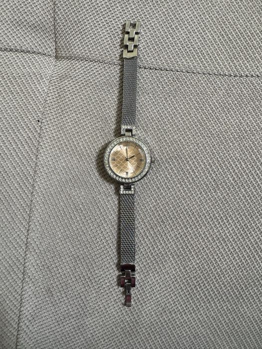 Дамски нежен часовник