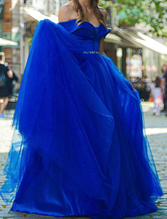 Официална, абитуриентска рокля