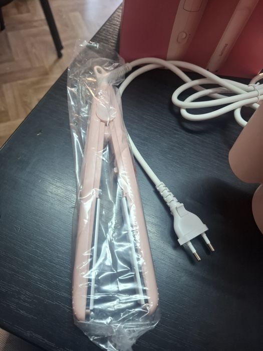 Set Philips  Uscător de par si placa ceramica
