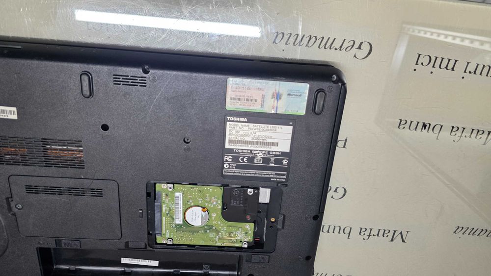 Laptop core i5 - Toshiba Satellite L555 - functional - instalat