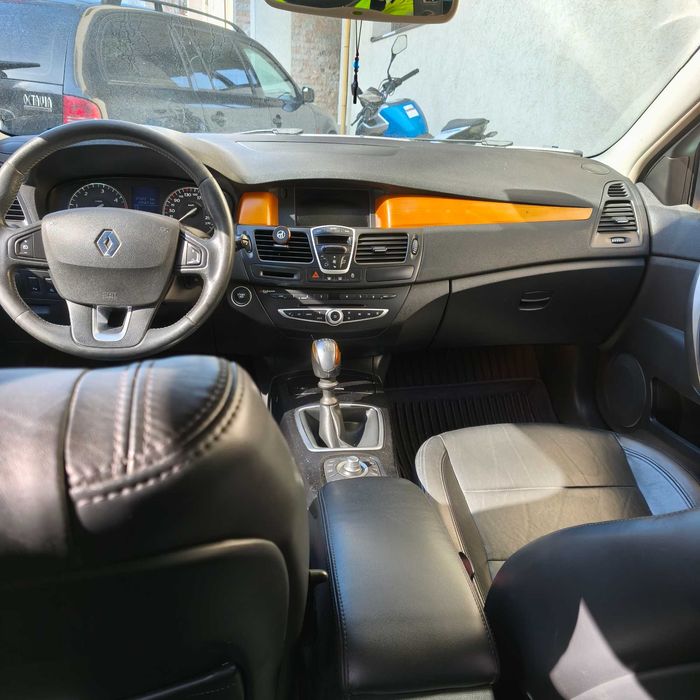 Renault laguna 3 inițiale Paris