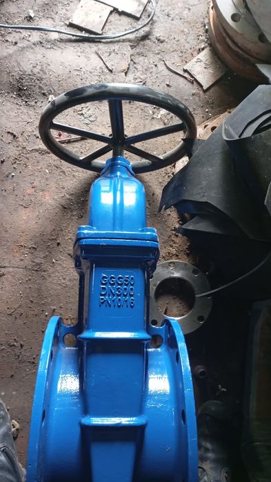 Продам задвижки 300.