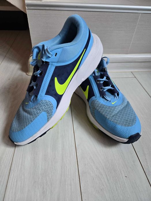 Юношески маратонки Nike