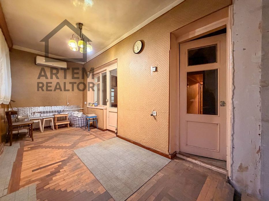 4/2/4 Буюк Ипак ийули,171 школа,78 м2,балкон 2*6,кирпич,без ремонта