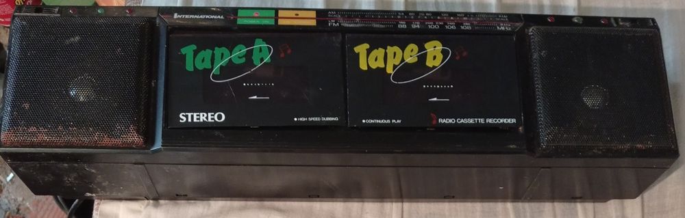 Vând/Schimb Radio-Casetofon Melectronic+International leduri-preț buc.