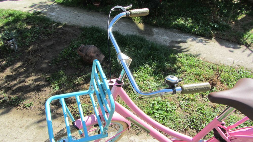 Bicicleta superba albastru cu roz perfecta, functionala totul original