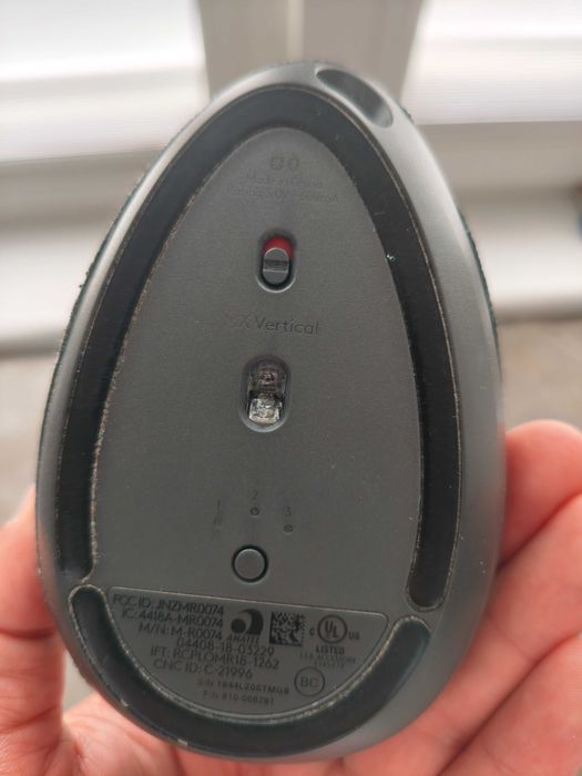 Logitech MX Vertical ергономична безжична мишка с Bluetooth и USB приемник