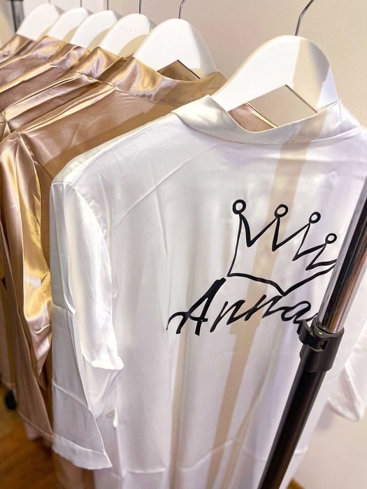 Сатенени халати, ленти и закачалки с надпис