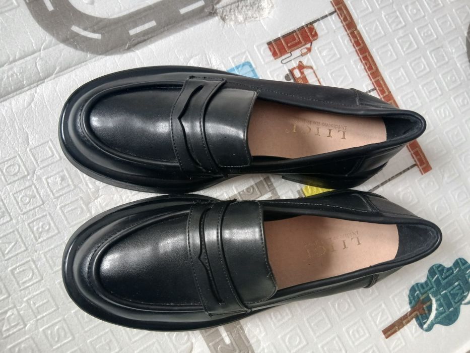 Продам ботинки женские 38 размер