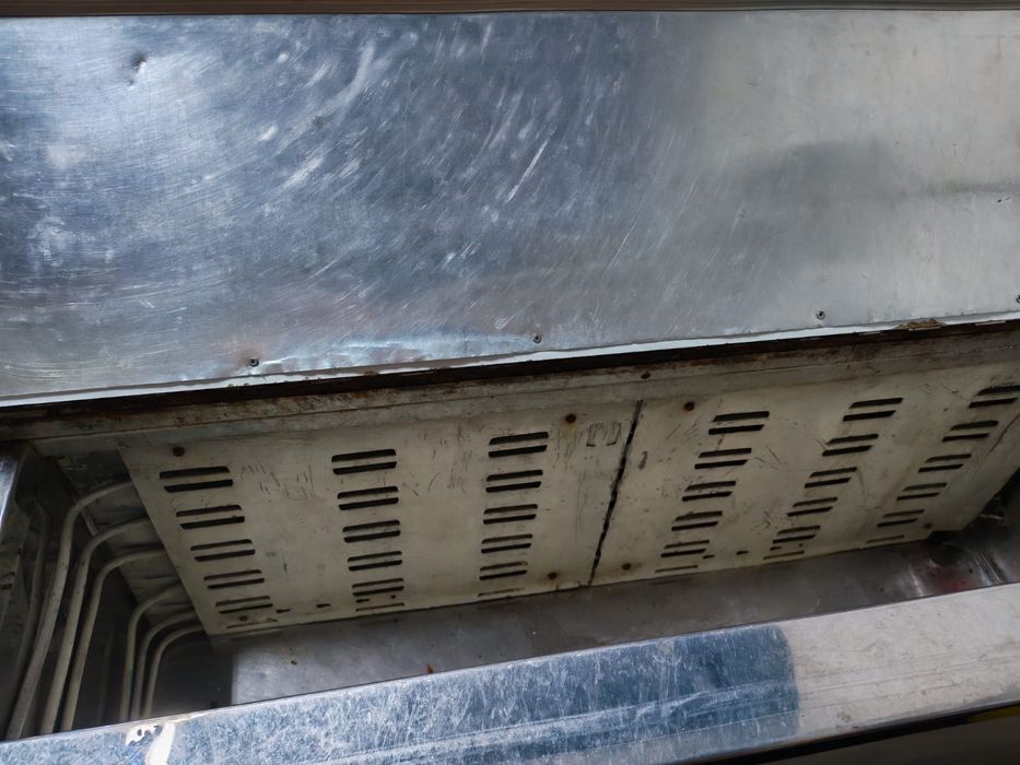 Продам холодильную витрину