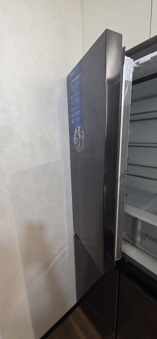 Новый холодильник Midea