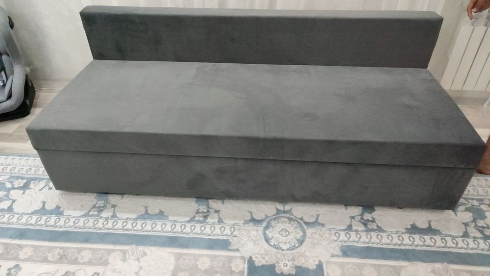 Диван жаңа қолданбаган