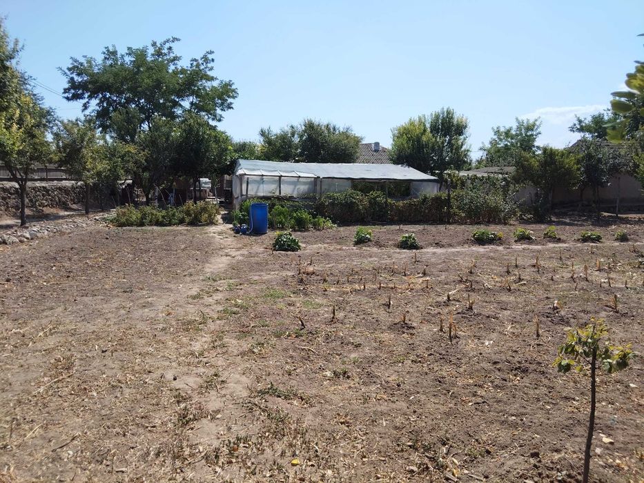 Casa de vanzare ,mobilata, utilata,cu vad stradal excelent!