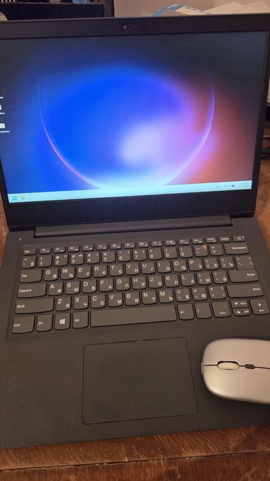 Срочно продаётся ноутбук Lenovo V14-IGL