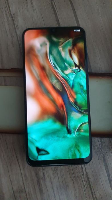 САМСУНГ А50 тел сатылады.