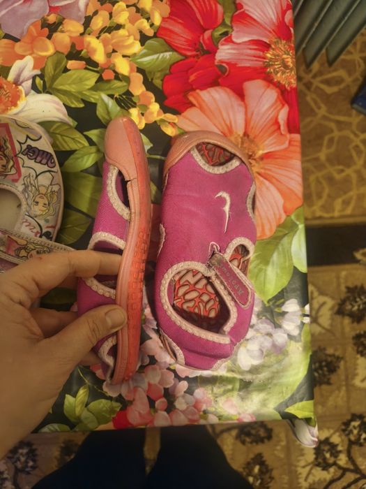 Пантофи/обувки за момиче размер 30