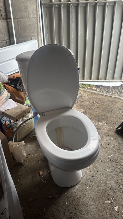 Продам унитаз в хорошем состоянии