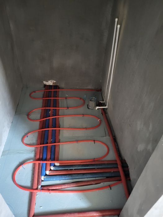 Qibrayda 3 soth 2 etajli 8 honali uy sotiladi