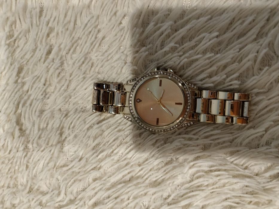 Красивые часы под золото