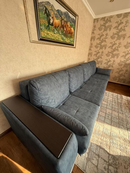 Продам диван за 250000 есть торг