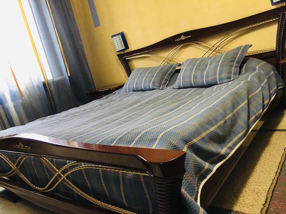 Испанский спальный гарнитур