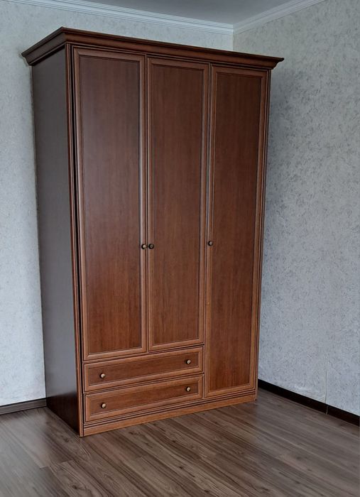 Продам спальный гарнитур