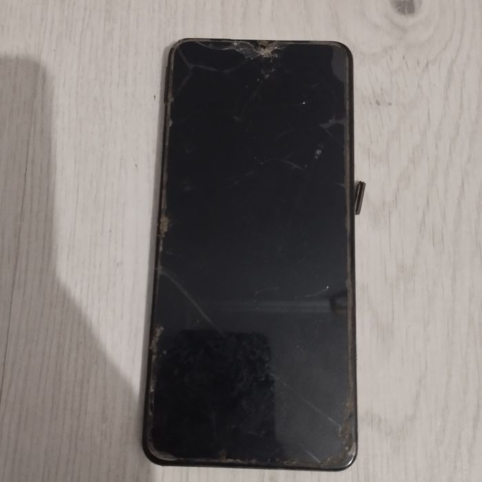 Телефон на запчасть