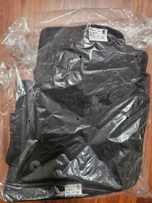 Vând covorașe/presuri textile velur Scala/ Kamiq