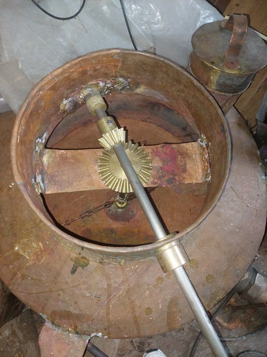 Vand Cazan de tuica cu amestecator lateral din tabla de arama de 100 a