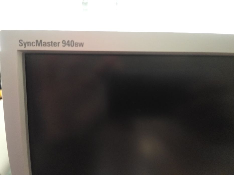 Монитор Samsung SyncMaster 940BW – 19" (16:10) / Добро състояние