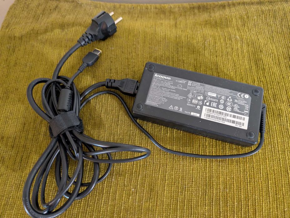 Incarcator Lenovo 135W 20V