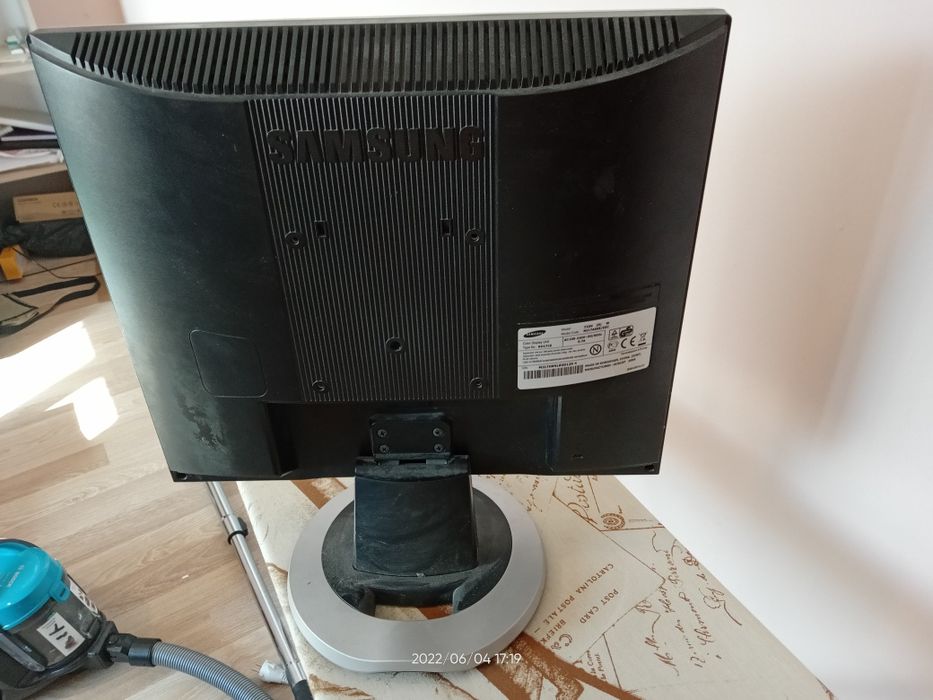 Samsung 710 N монитoр