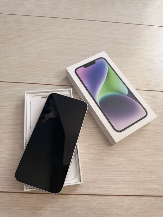 Продам IPhone 14 в хорошем состоянии