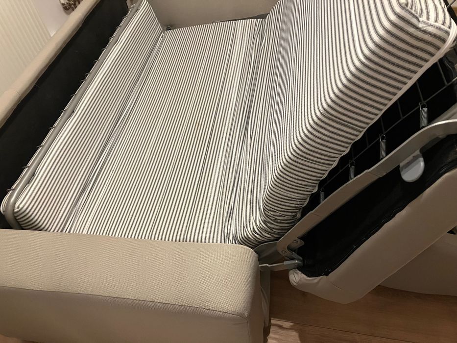 Vând canapea extensibila cu saltea